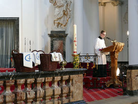 Diakonenweihe im Fuldaer Dom (Foto: Karl-Franz Thiede)